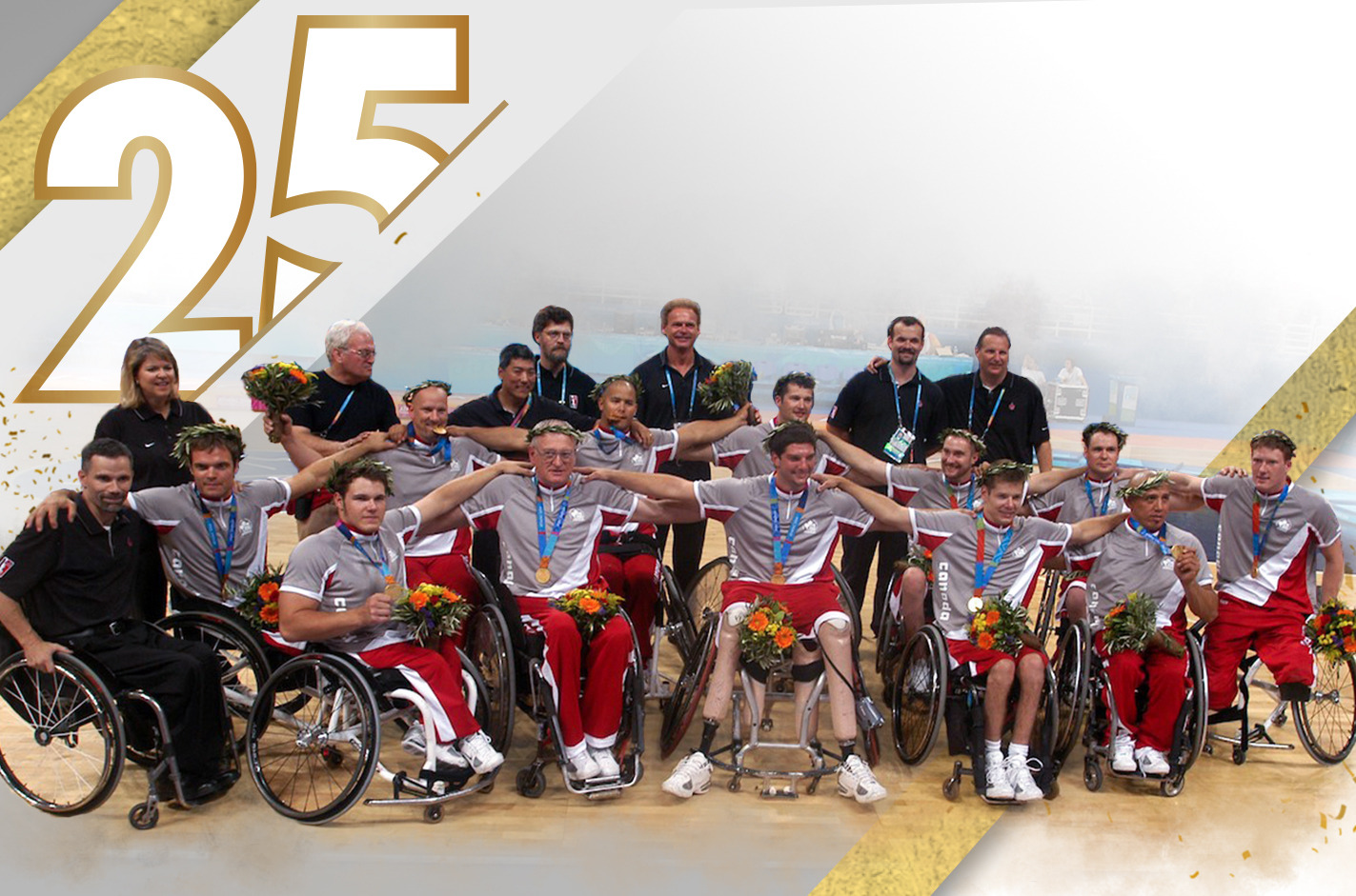 L'equipe en fauteuil roulant (2004) avec un template d'or, numero 25 en coin gauche