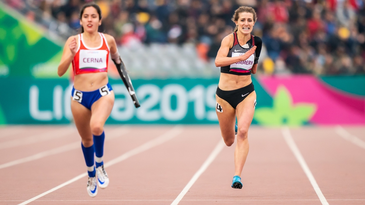Amanda Rummery running on the track at Lima 2019