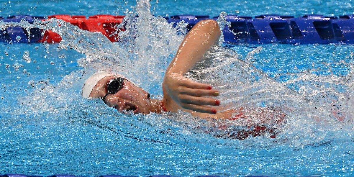 Sabrina Duchesne swims freestyle