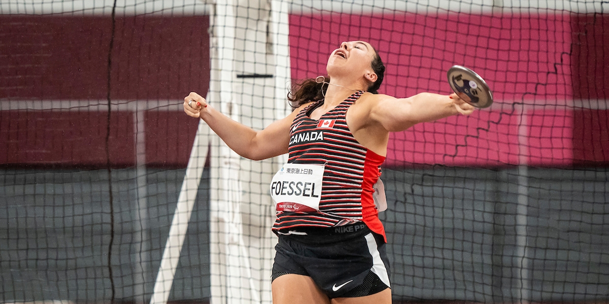 Renee Foessel competes in discus