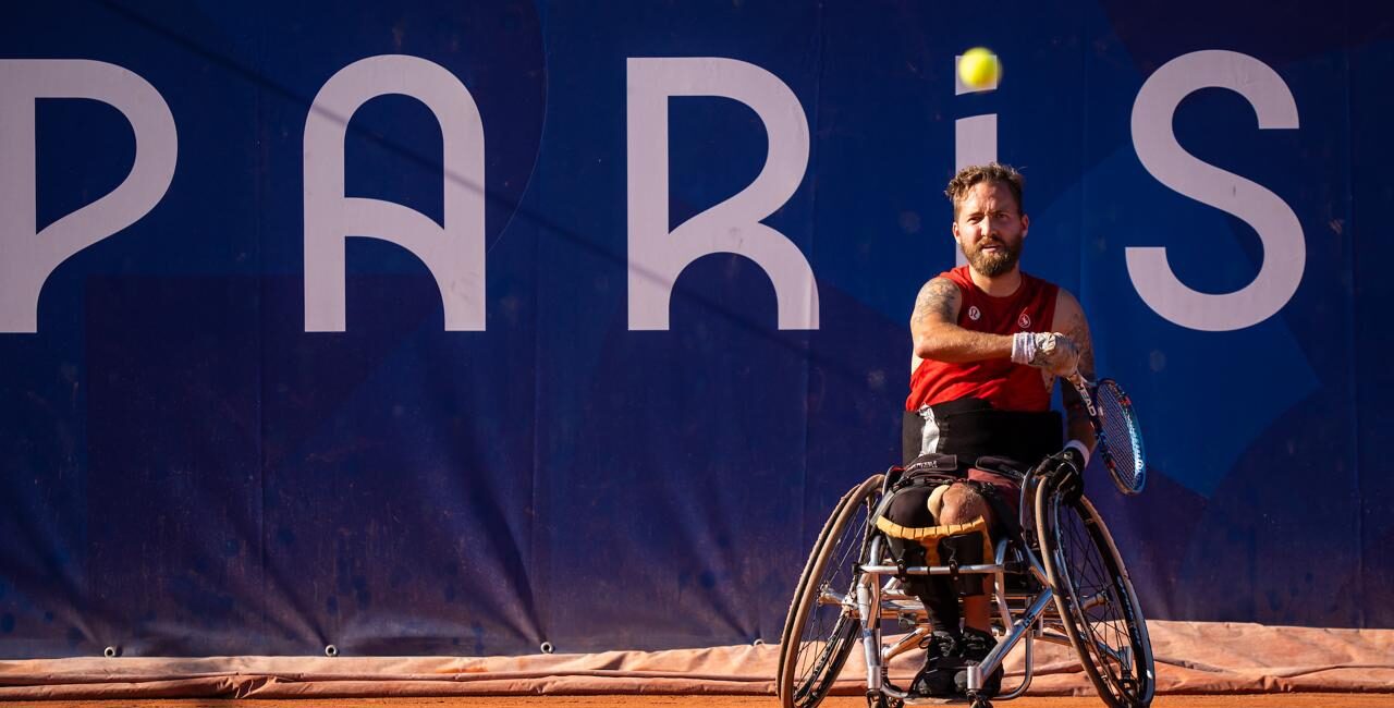 Rob Shaw lors d'une séance d'entraînement de tennis en fauteuil roulant