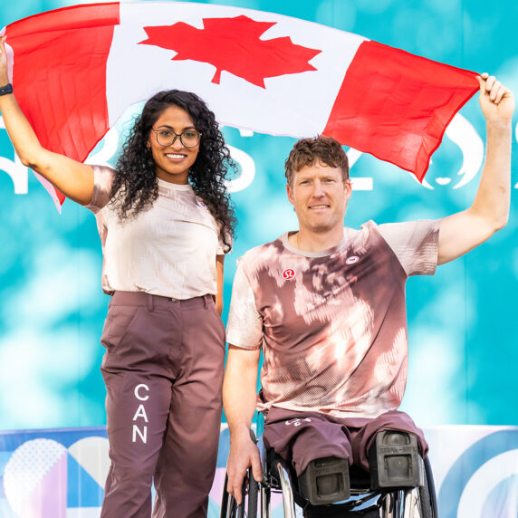 Patrick Anderson et Katarina Roxon nommés porte-drapeaux du Canada pour la cérémonie d’ouverture des Jeux paralympiques