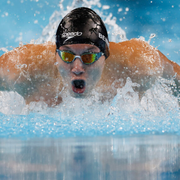 Nicholas Bennett swimming, mid breath