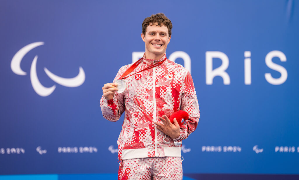 Nathan Clement receives the silver medal in the men’s T1-2 individual time trial during the Paralympic Games in Paris, France on September 4, 2024