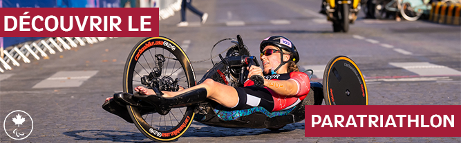 Photo d'un vélo assis accompagnée d'une légende indiquant « Découvrez le paratriathlon »